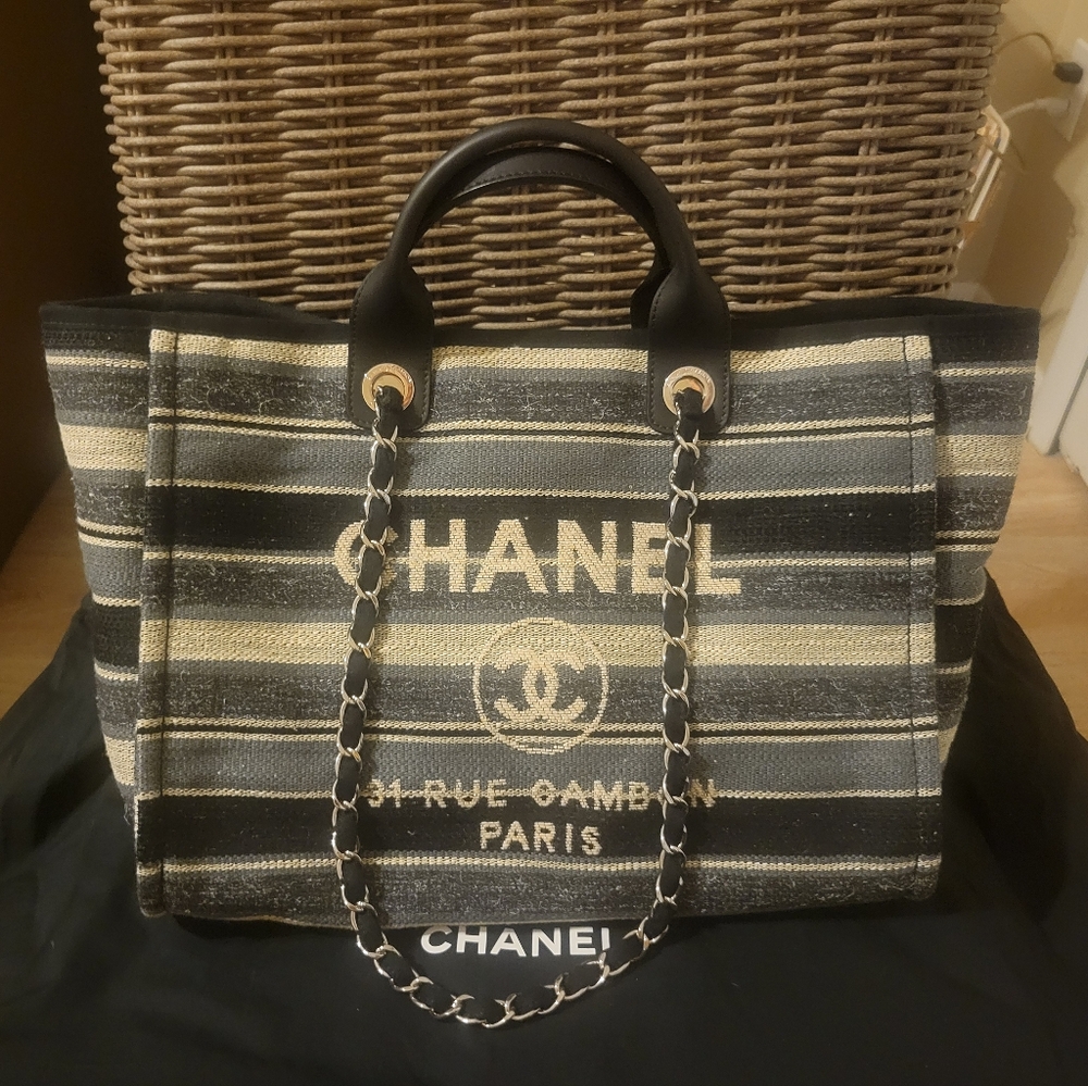 CHANEL 30cm Deauville Tote
